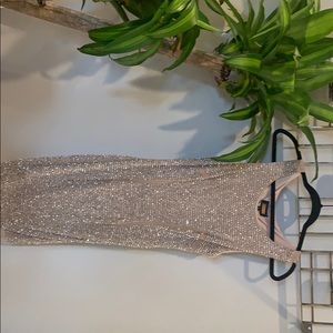 Alexia Admor Glitter/nude dress